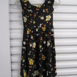 FLORAL ROMPER SIZE MEDIUM